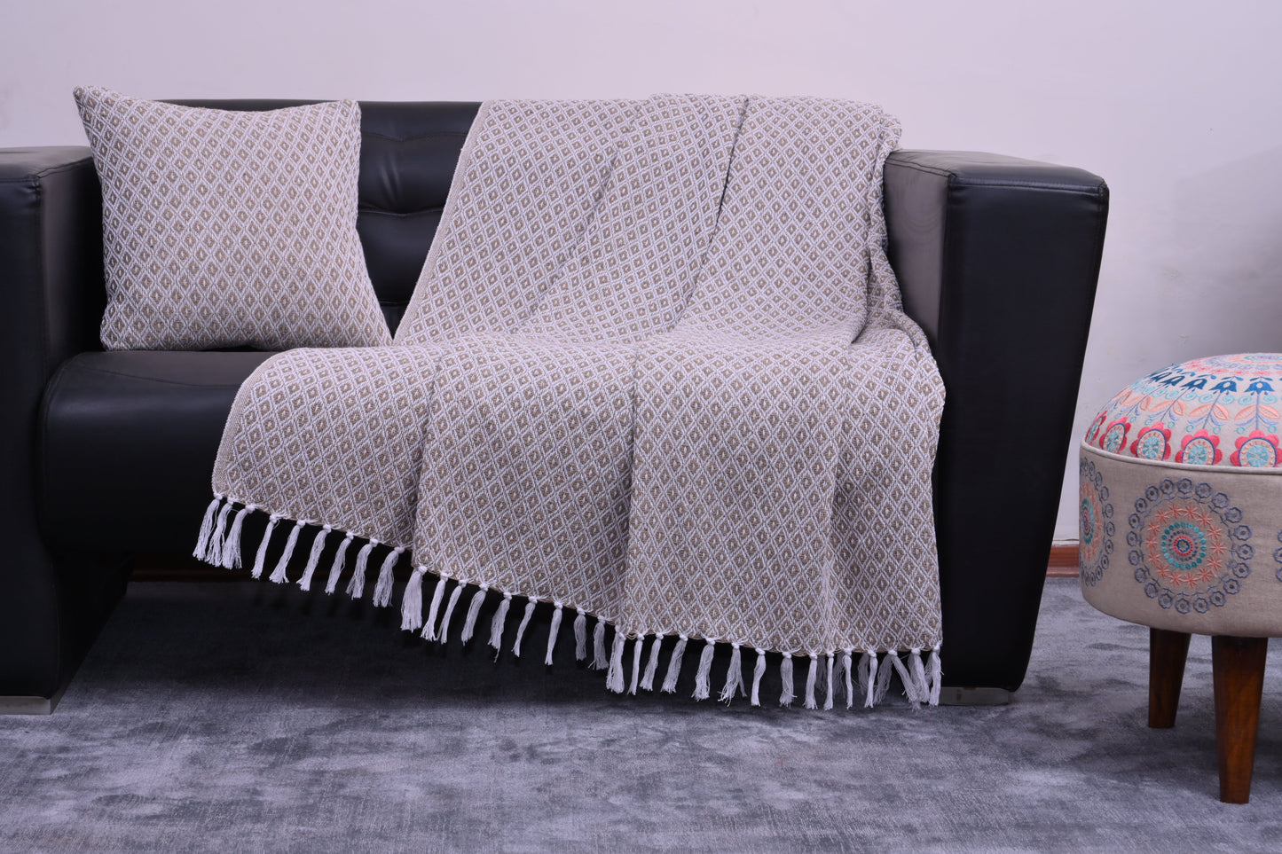 Set de Manta  y 2 Cojines de Algodón Tejida a Mano