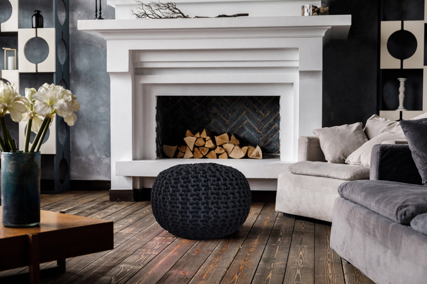 Puf Dori de algodón negro tejido a mano