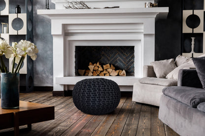 Puf Dori de algodón negro tejido a mano