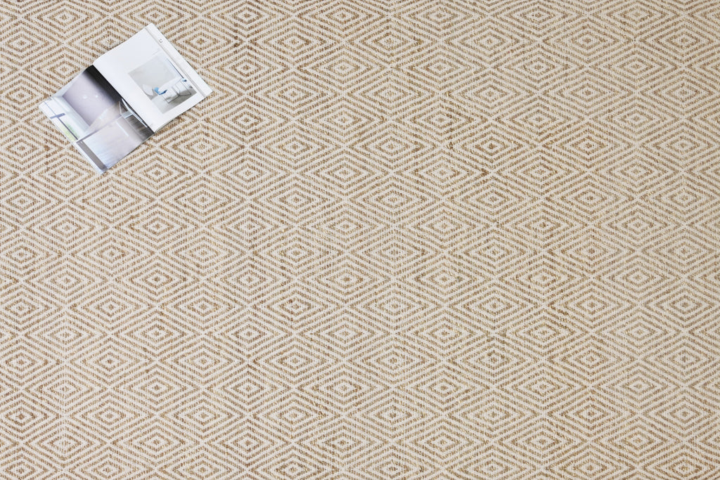 Alfombra de Pasto Marino con Patrón de Diamante – Borde Acabado