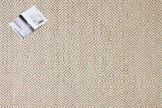 Alfombra de Pasto Marino con Patrón de Diamante – Borde Acabado