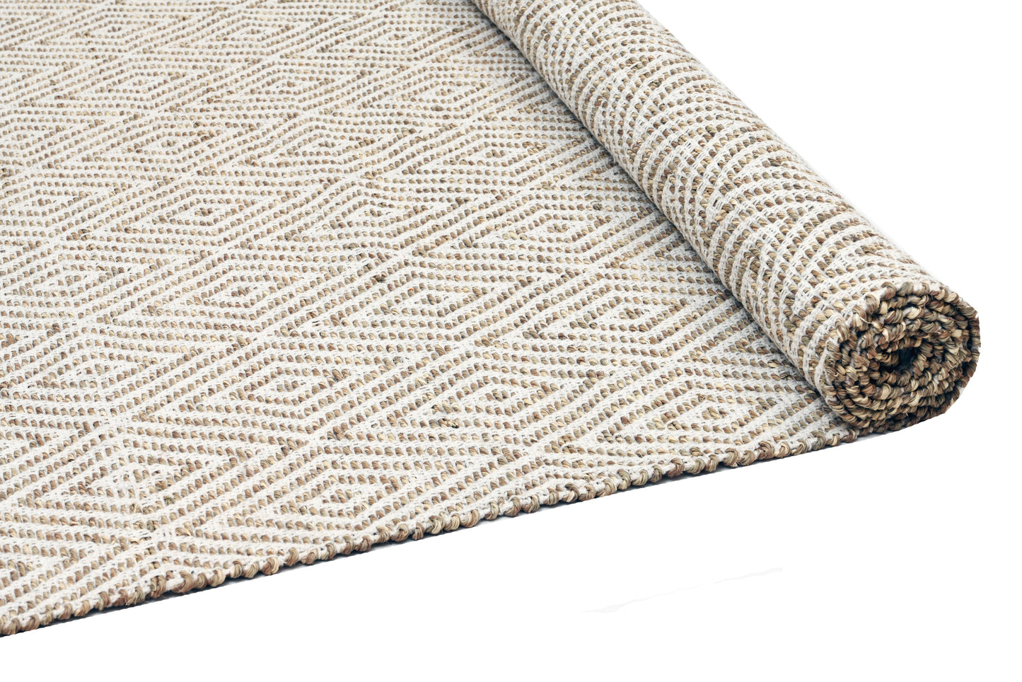 Alfombra de Pasto Marino con Patrón de Diamante – Borde Acabado