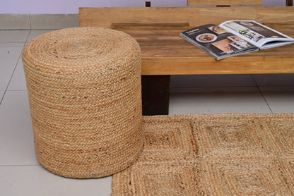 Puf redondo de yute natural trenzado a mano