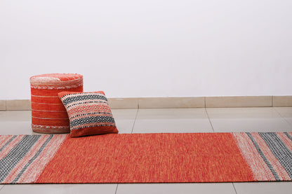 Puf Kilim de algodón tejido a mano – Encanto naranja