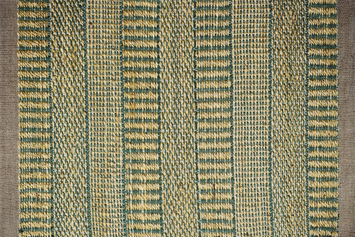 Alfombra a Rayas de Sarkanda – Borde con Acabado Spray