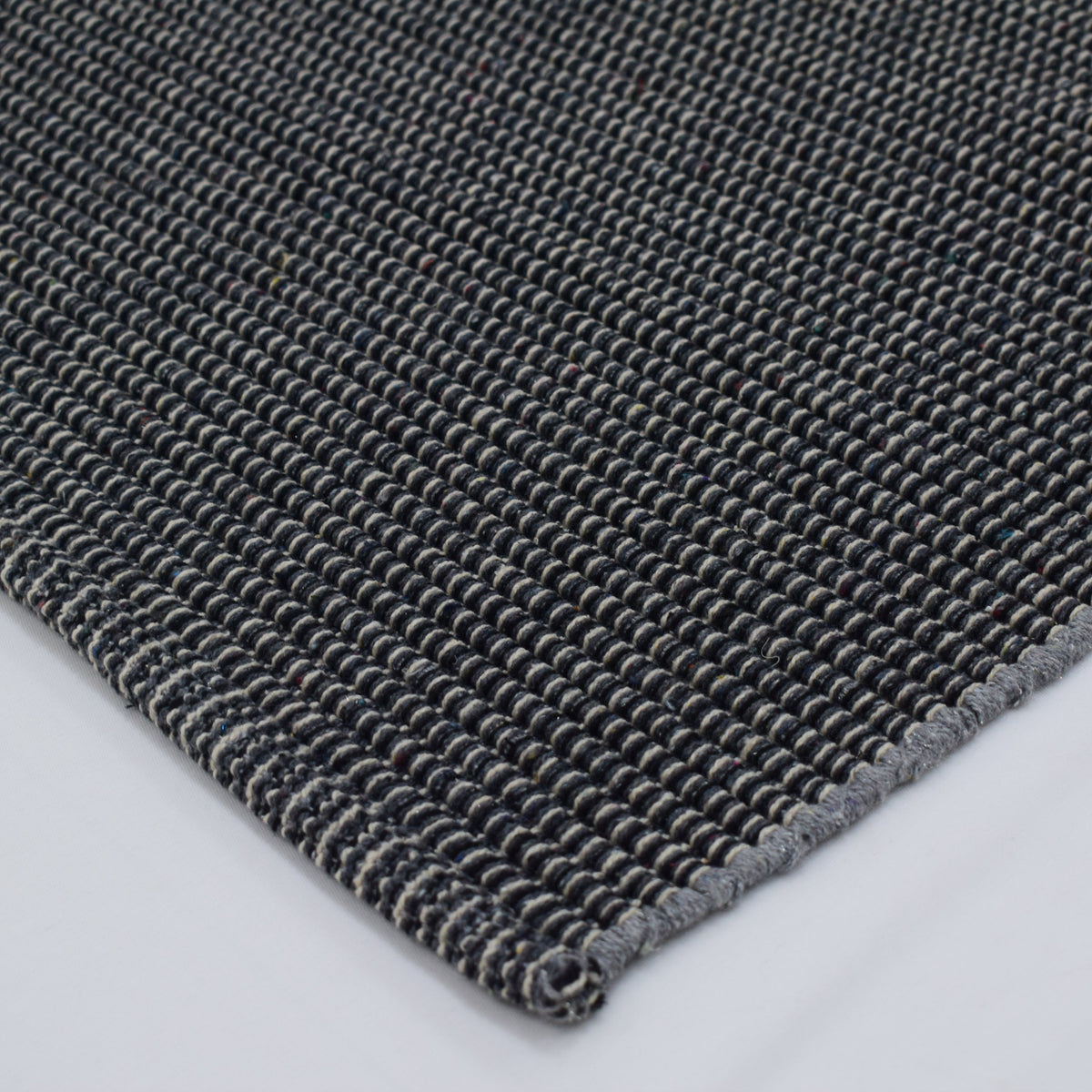 Alfombra playera IC9677 gris oscuro, detalle del tejido