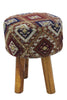Taburete de jacquard geométrico multicolor tejido a mano con patas de madera